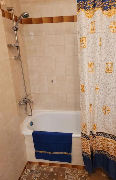 Plovdiv Top Center 2 Bdrm Apartment, 5Min From Central Square & Garden, Free Parking Kültér fotó